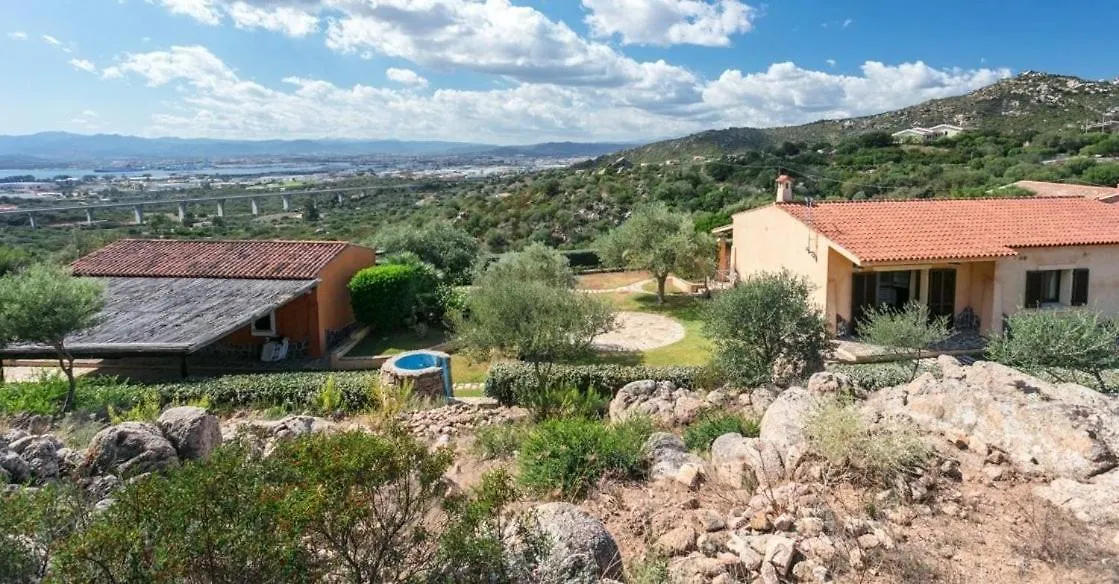 Villa, Private Garden Of Eden, And Stunning Vistas Pittulongu 0*,  Italien